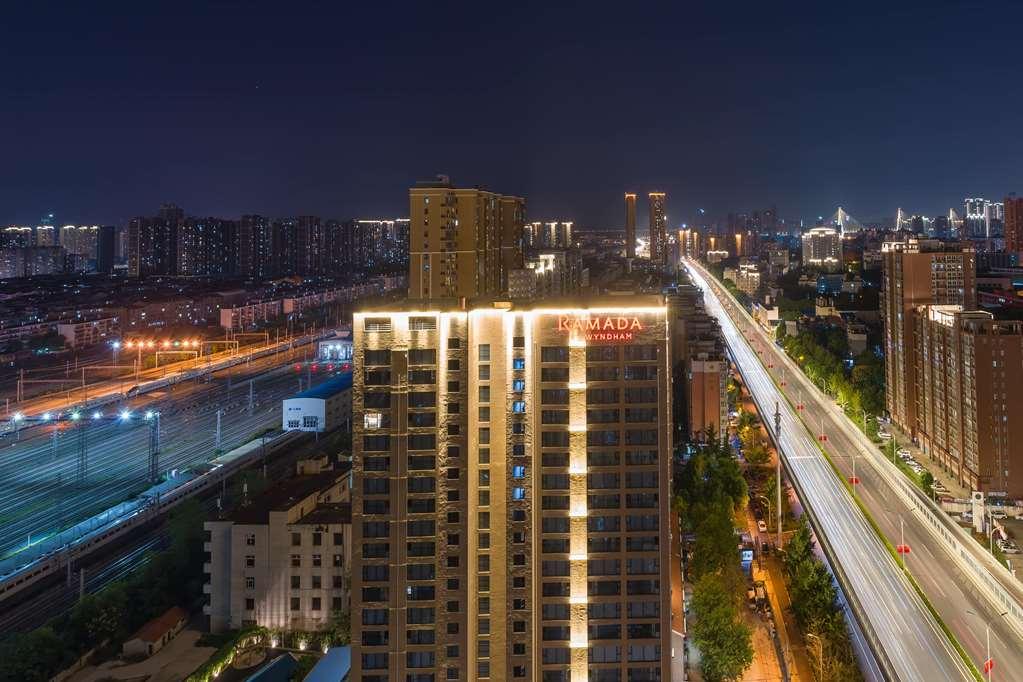 Ramada By Wyndham Wuhan Hankou 外观 照片